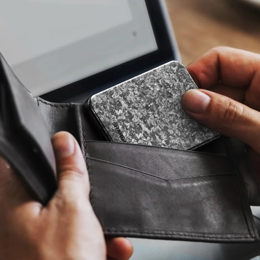 Bateria Portatil Sharge - 5,000 mAh fibra de carbon