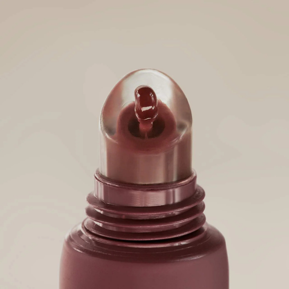 Summer Fridays Lip Butter Balm Brown Sugar detalle tapa - empaque premium en tono marrón rosado elegante