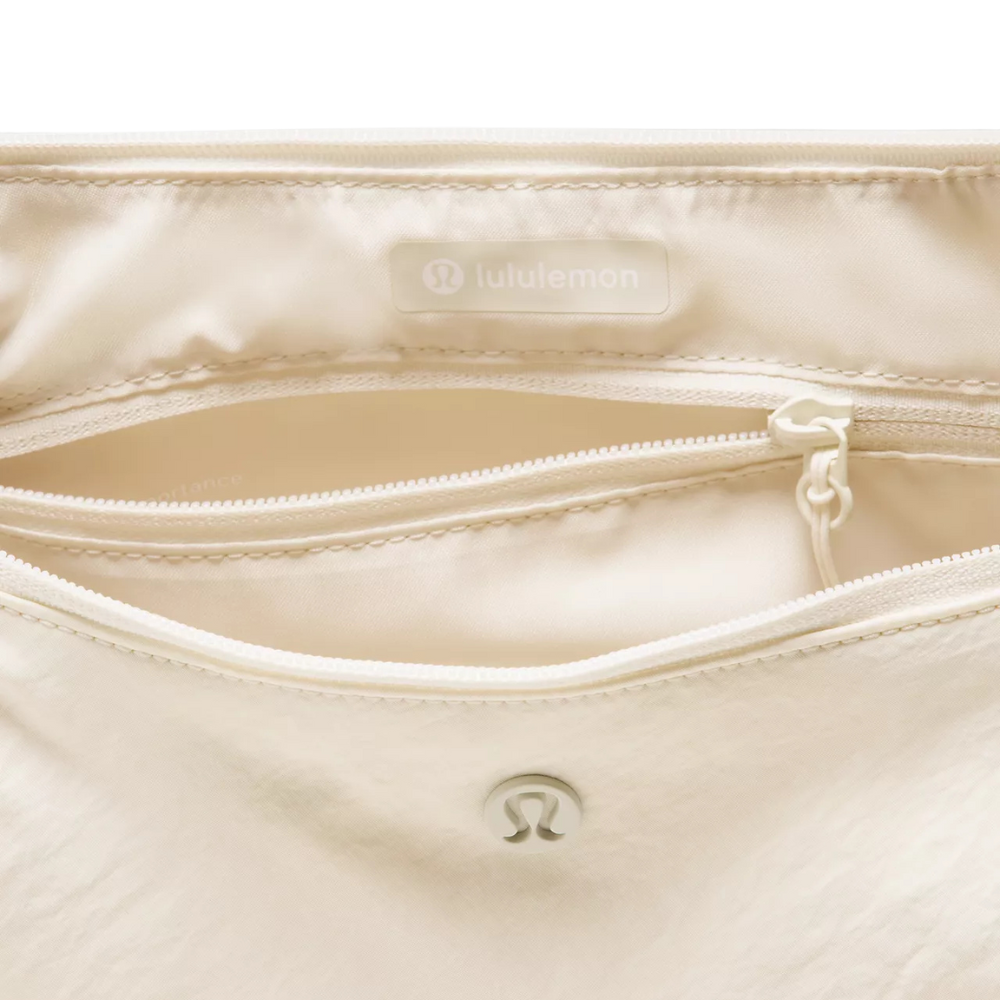 Lululemon - Slouchy Sling Bag 6L