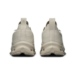 On Cloudtilt X Loewe Sand Edition vista trasera par - taón arena minimalista logo On Running Loewe